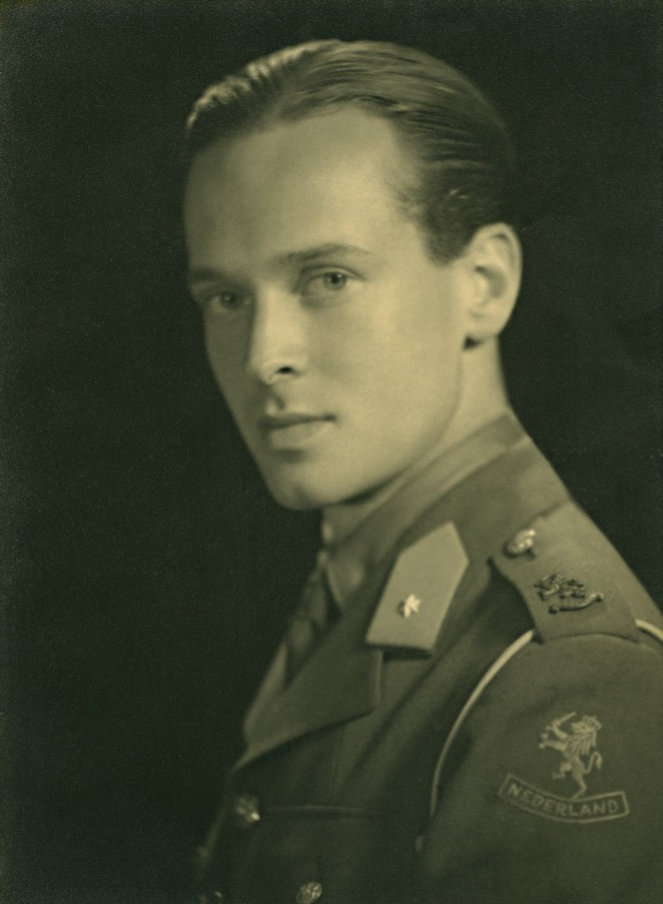 Siebern-Erik-Hazelhoff-Roelfzema-army